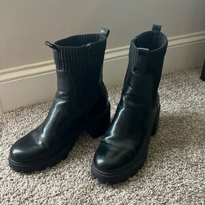 Black boots!